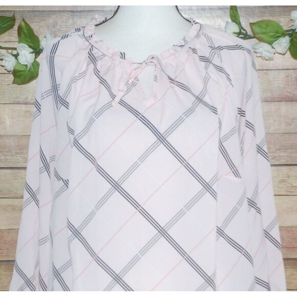 Croft & Barrow Women's Pink Blouse Size 1X Keyhole Ruffled Neckline 3/4 Sleeve - Picture 2 of 10